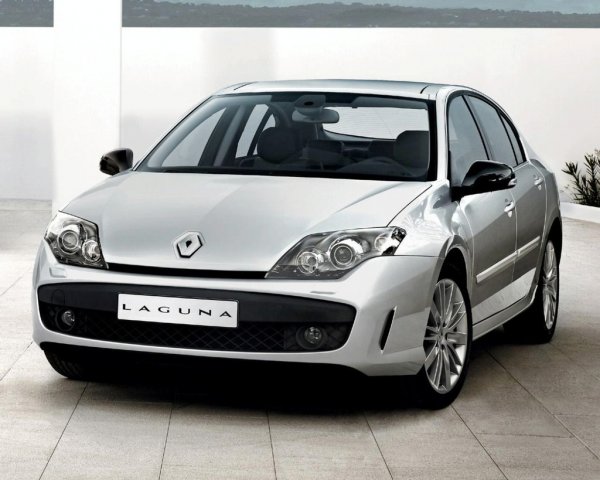 Renault Laguna GT.